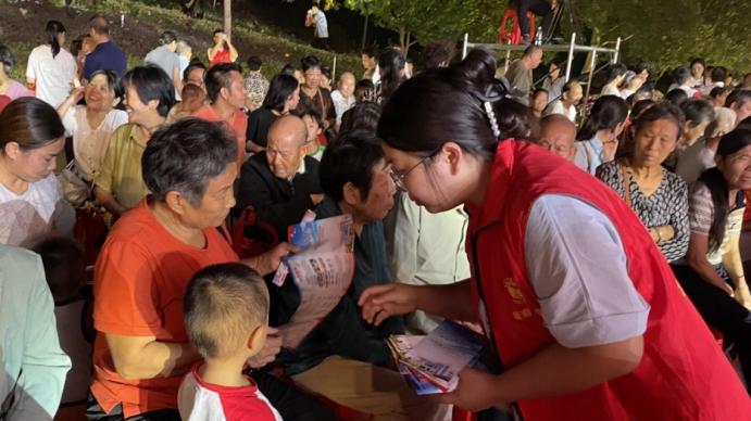 双节游园话平安 云集街道织密民生防护网