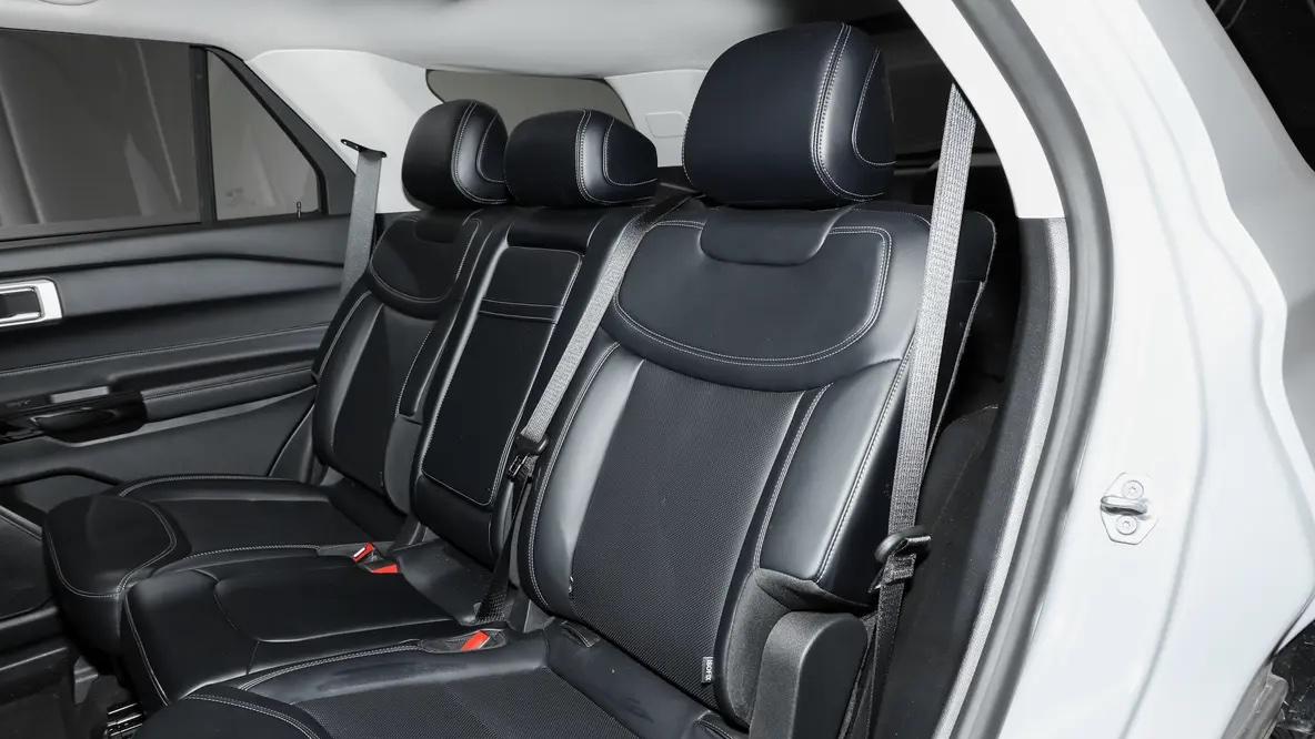 福特探险者昆仑穿越版上市，36.98万开上它，到底香不香？