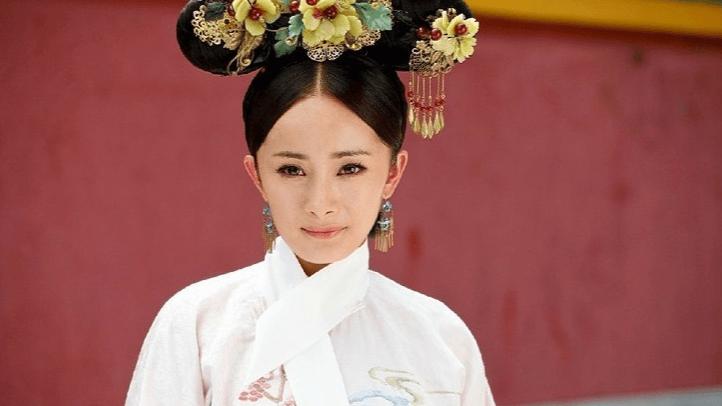 当小糯米长成 “迷你杨幂”：一场关于基因、身份与母性的镜像实验