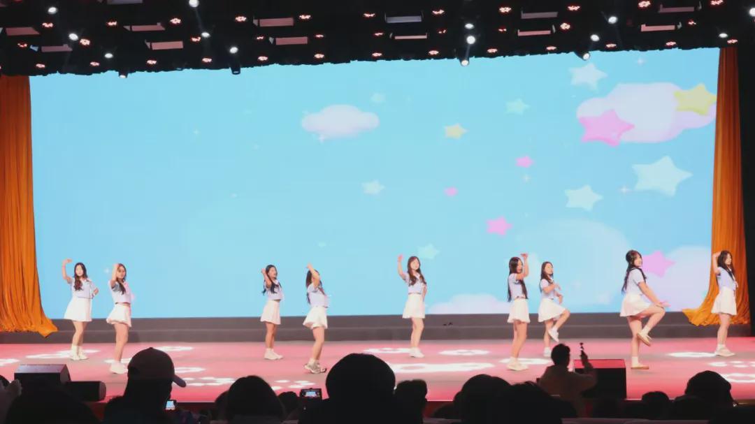 信阳工程职业学院举行第二届校园歌手大赛