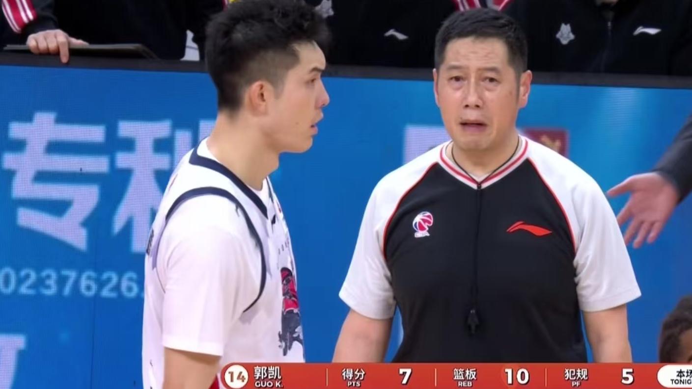 山东男篮两连败，陈林坚空砍21分，高诗岩继续拉胯！