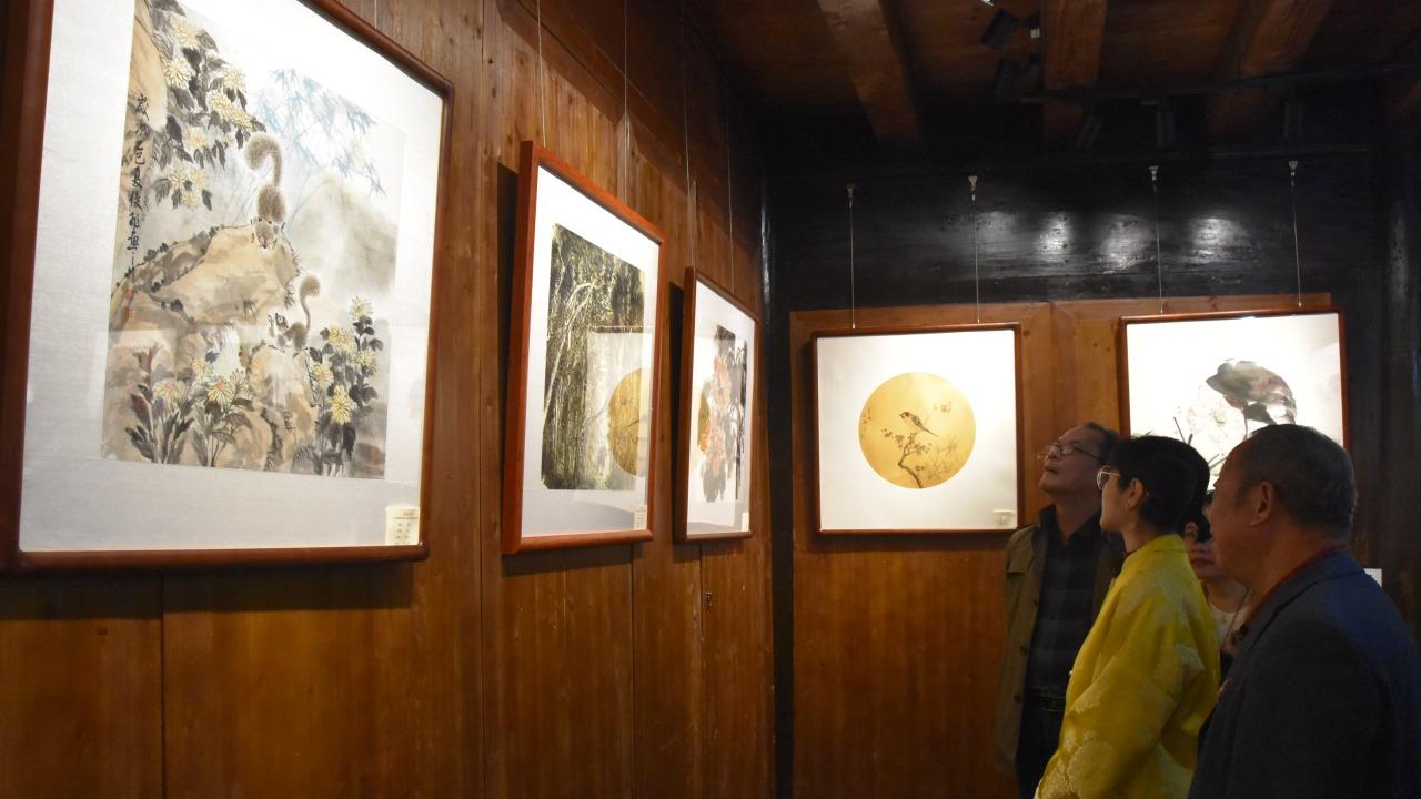 “春蚕重彩”纪念展开幕 致敬工笔大师潘絜兹110年诞辰