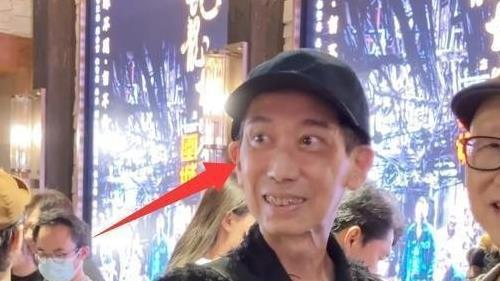 61岁张达明罕见现身，身形消瘦眼睛凹陷，曾成功抗癌现状引发热议