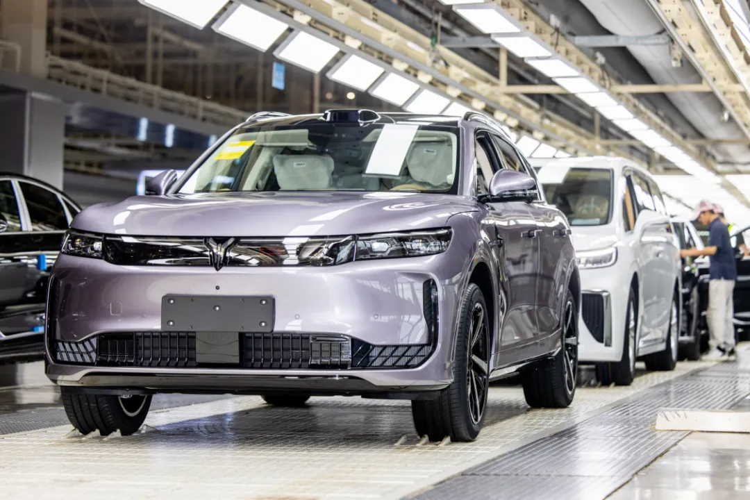 岚图汽车10月销量公布，17218辆再创新高