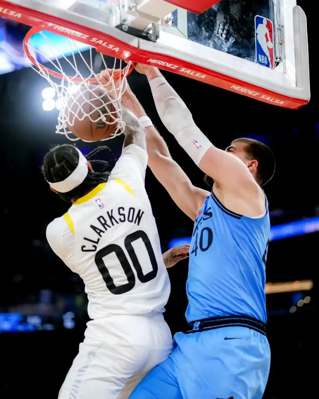 NBA常规赛今日综述：浓眉首秀，里夫斯爆发，勇士逆转，快船终结连败