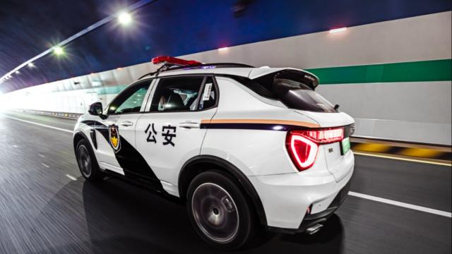 ​猎狐小队“新晋警员”，领克01的魅力何在？