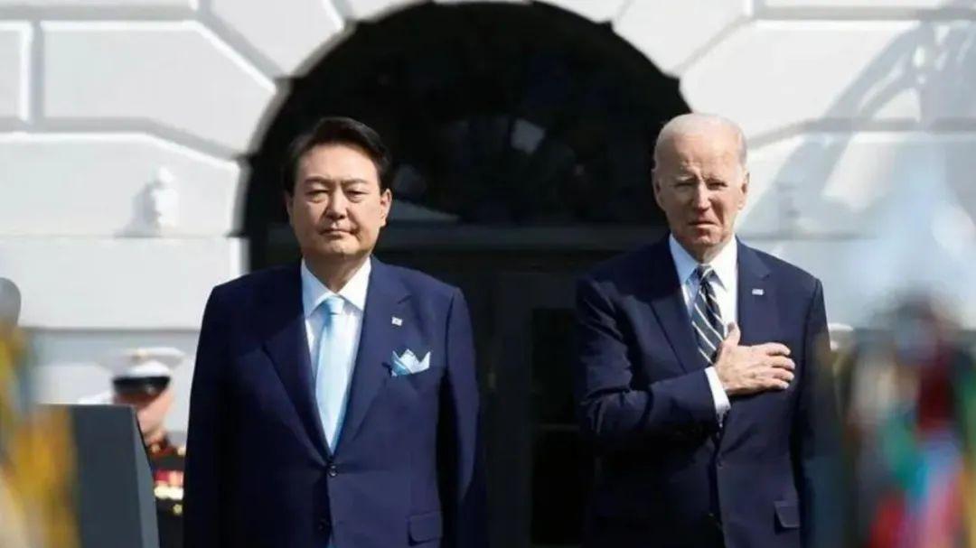 别再盯着俄乌了！邻国突传爆炸性消息，美日韩慌了