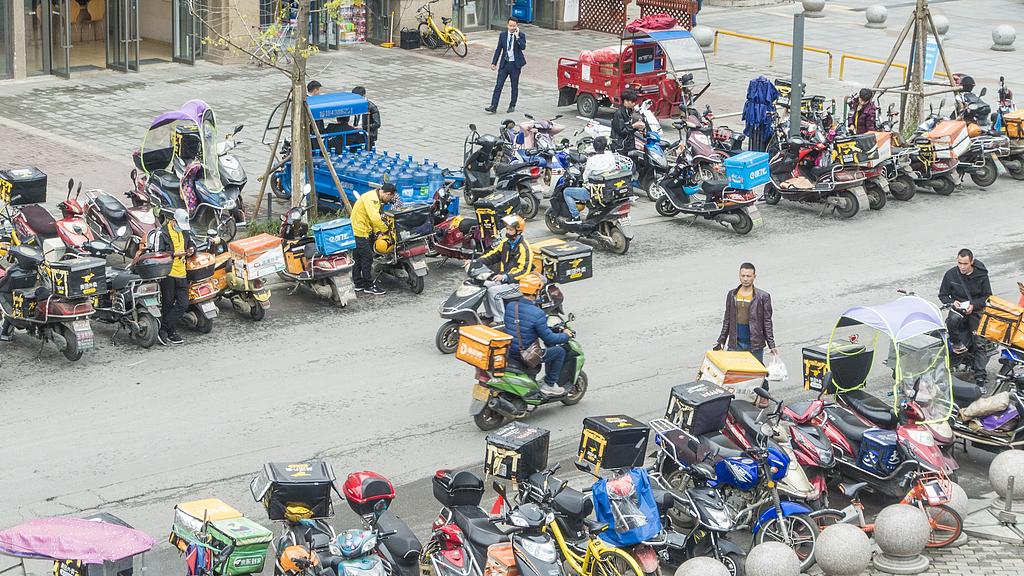 平台算法压榨？外卖骑手收入两极分化严重