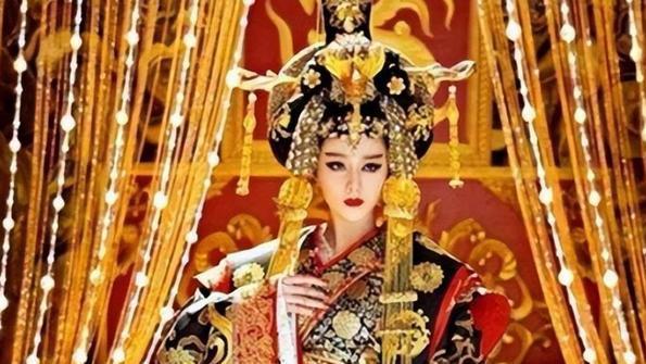 宰相写下青鹅二字被斩，百官不解，武则天：把字拆开读就懂