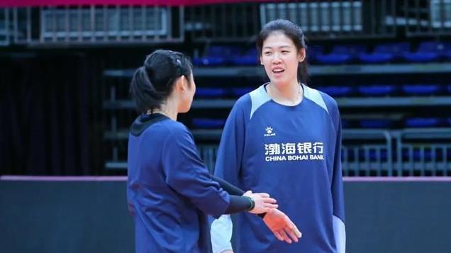 费娃春节逛北京 王梦洁伤愈初二开始训练