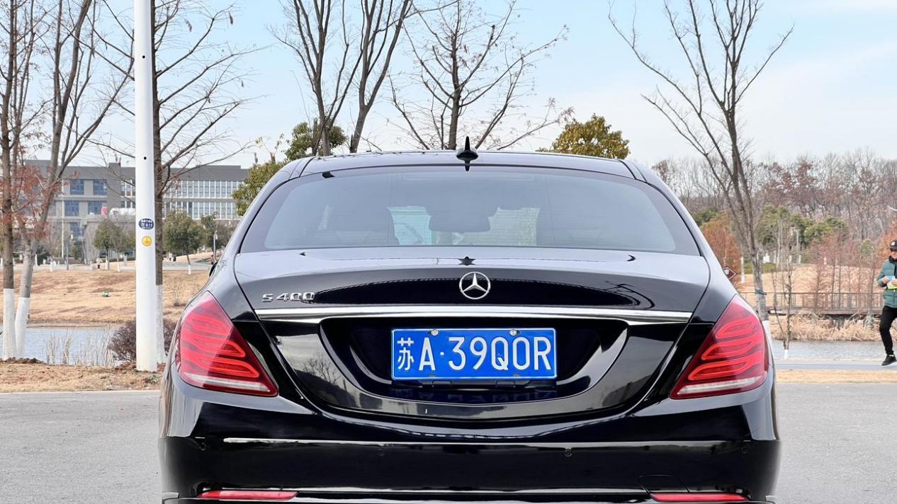 2014款奔驰S400L，曾经的老板座驾，如今20多万圆你大S梦