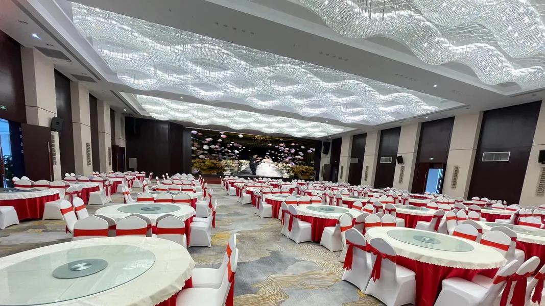 酒店机场的LED大屏迎来新的高光时刻!