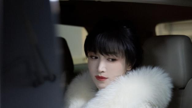 细节见人品！当年只有肖战跟李子柒打招呼，杨紫离得最近却无视