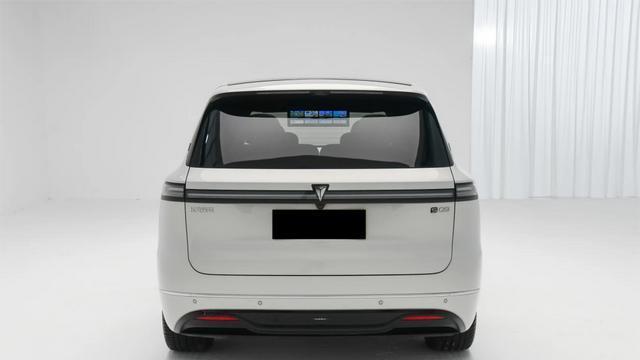 又一款奶爸车，深蓝S09实车到店，搭华为智驾1.5T增程动力