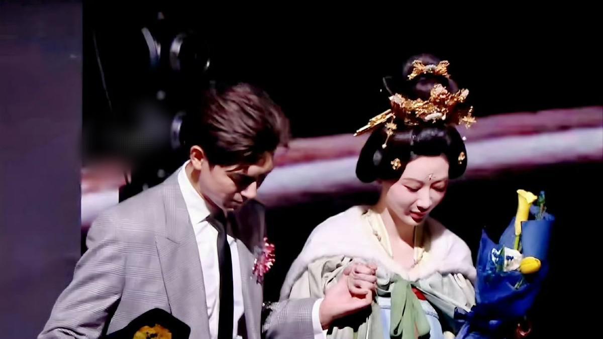 微博这一夜：显露江湖地位，杨紫李现肖战修罗场，85花仅有赵丽颖