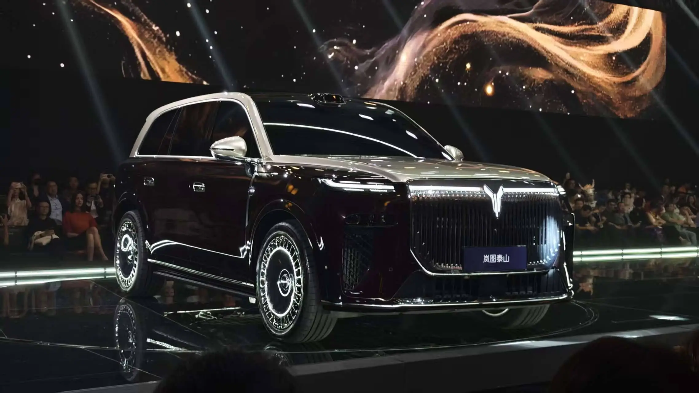 岚图泰山要来了！搭载ADS Ultra+鸿蒙座舱5，还有三腔空悬