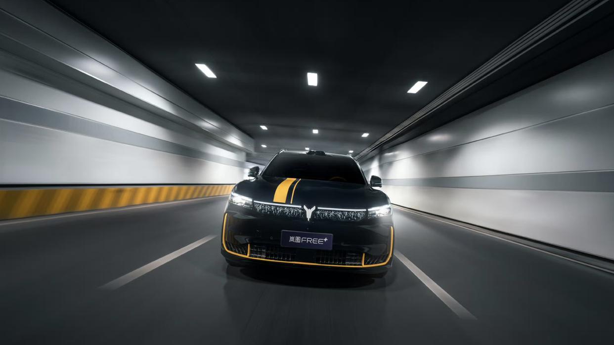 运动风格SUV，“山系”拉花+暗影流光套件，加速4.9s、续航1357km