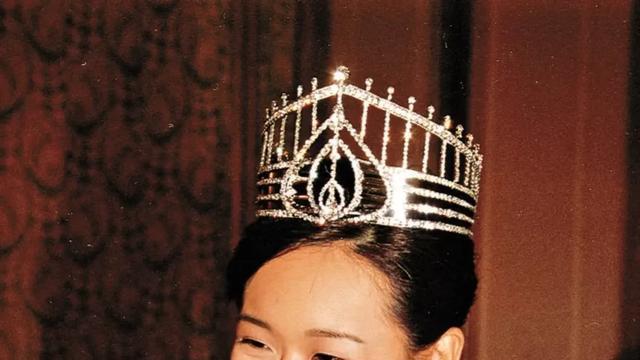 前TVB港姐杨思琦与子女甜蜜合影网友通过儿子特征推断生父颜值