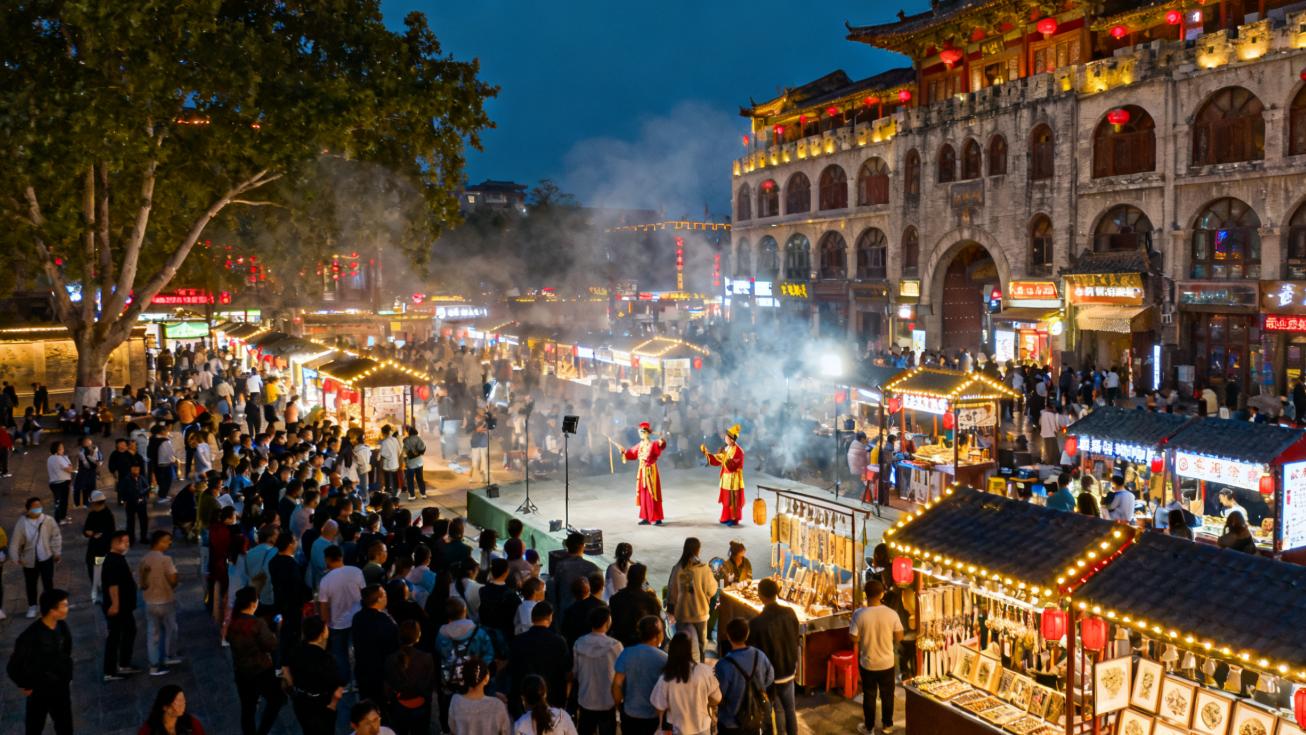 刚刚！洛阳夜市炸了，别错过。