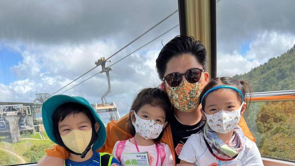 霍启刚带三娃飞瑞士找晶晶，机上乘客大赞霍家小孩乖巧安静有教养