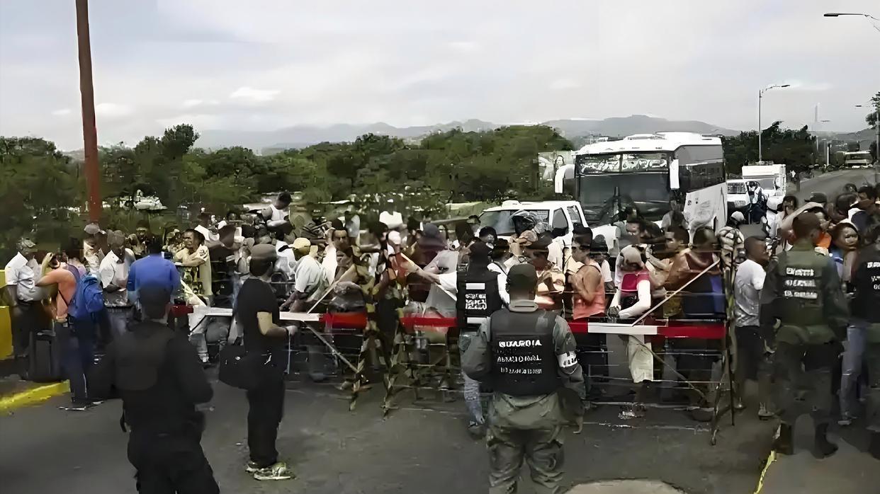 中方特使急赴泰国稳局，对把佩通坦拉下台的洪森，隔空发出警告？