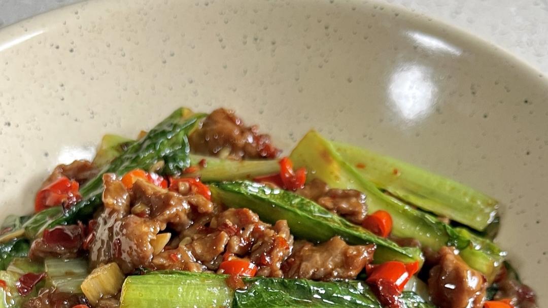 油麦菜炒牛肉