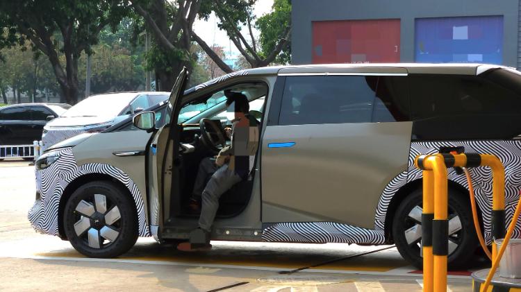 小鹏首款增程MPV来了，这是硬刚比亚迪？