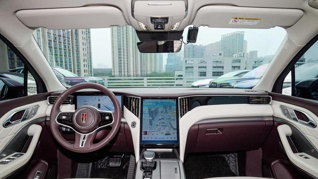超级混动智慧旗舰SUV：红旗HS7PHEV两驱旗享版2.0T超混大六座探秘