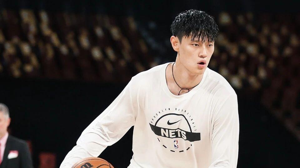 篮网111-109险胜太阳，托马斯16+4布克18+5+5，曾凡博被弃用