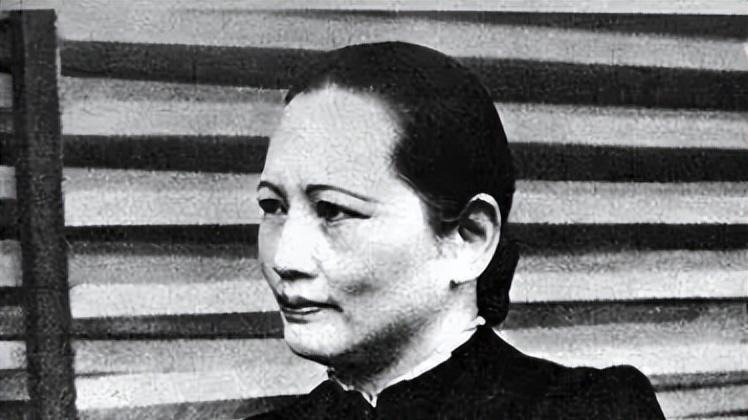 宋庆龄拒绝与孙中山合葬，坦言：她陪我53年，我答应要和她葬一起