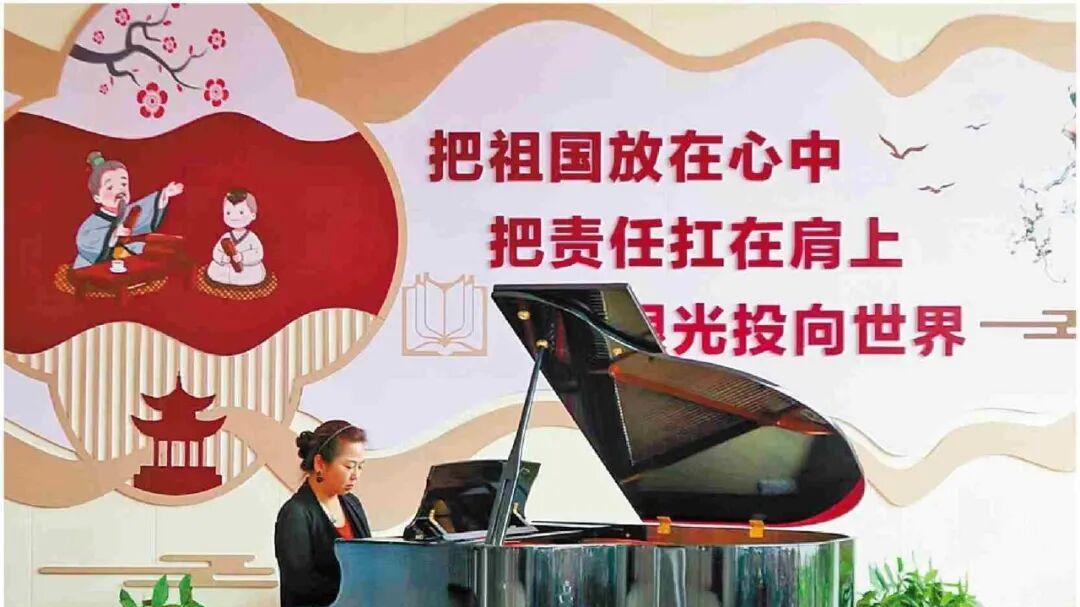 南方日报 | 罗定这位教师：用音乐记录生活 以歌声传递乡情