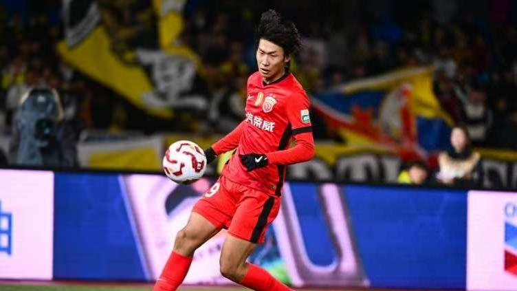 好消息！欧冠球队也有意20岁中国前锋李新翔