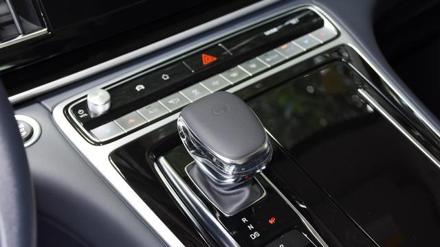 传祺M8：MPV的多面手，家庭商务皆宜