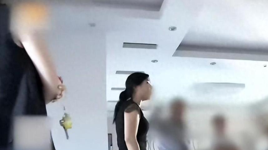 她55岁了还靠95岁母亲养活，背后故事居然这么复杂