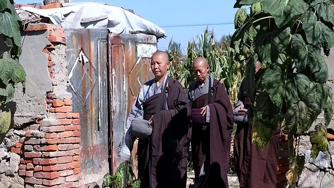 辽宁一清贫寺庙内皆是女性，每天睡4小时吃一餐，还禁止香客捐钱