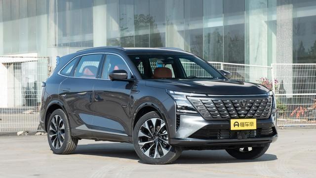 博越L对比四代CS75PLUS，不唠虚的，这几方面到底谁更强？