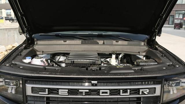 捷途自由者轻野套装上市，新增副驾屏灯语小书包，售价4998元起