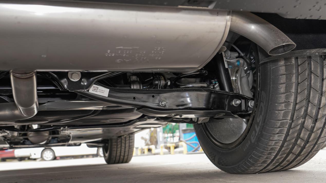 大众又上了盘硬菜，全新探岳L上市，三大屏+智驾，没买车的有福了