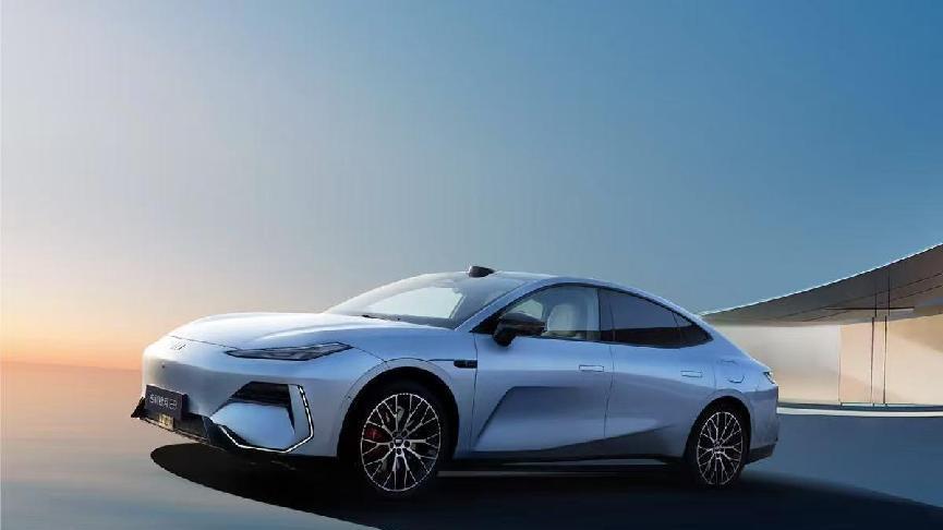 银河M9亮相米兰，东方智慧邂逅全球美学，造车如造艺术品