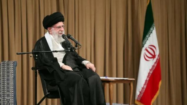 伊朗犯下两个战略性错误，清理完自家事之前，歼10确实救不了他