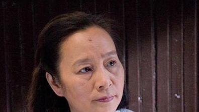 奚美娟：高龄产子遭抛弃，独自育儿多年又被舆论推上风口浪尖