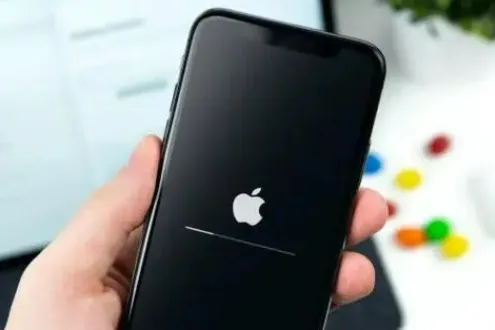 iPhone 卡在白苹果界面？别慌5 种修复方法，快速复活设备！
