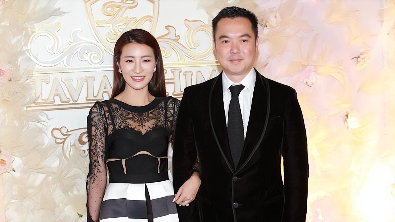 林夏薇新剧播出晒与陈晓合照，嫁大16岁富豪传破产，造人态度随缘