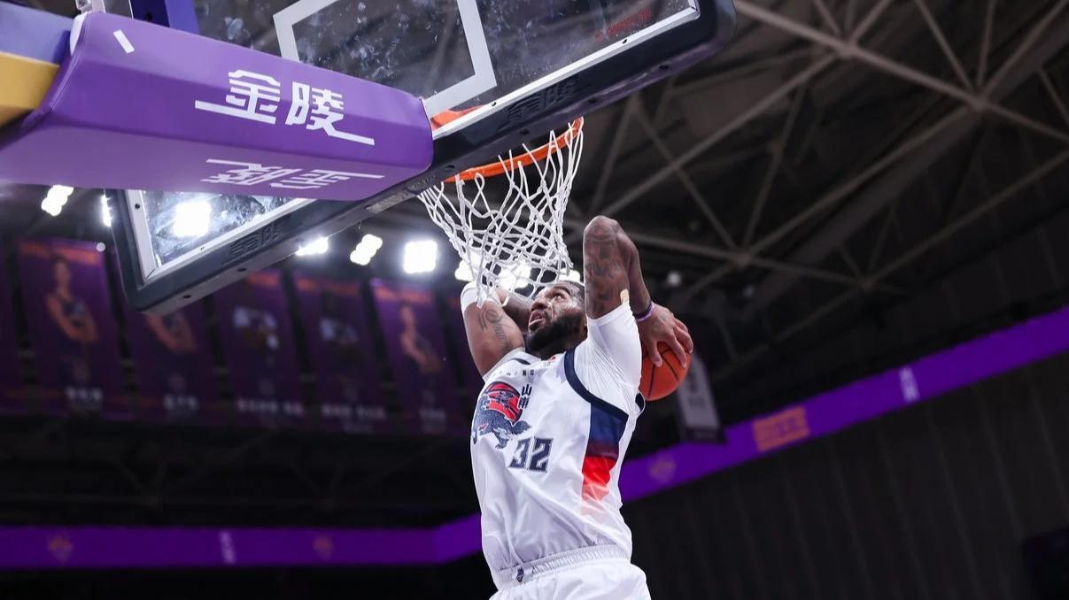 山东男篮三连败揪出两大混子！