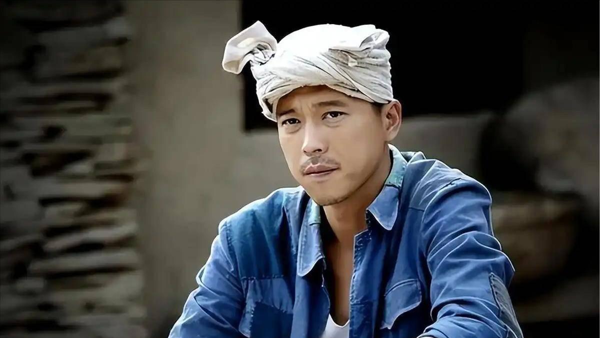 逼哭陈宝国、欺负黄轩和陈晓，气的导演离职，王雷为何如此嚣张？
