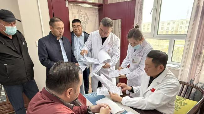 针灸银针连古今 中医文化润边疆——王守东教授乌什之行开启“健康丝路”新篇章