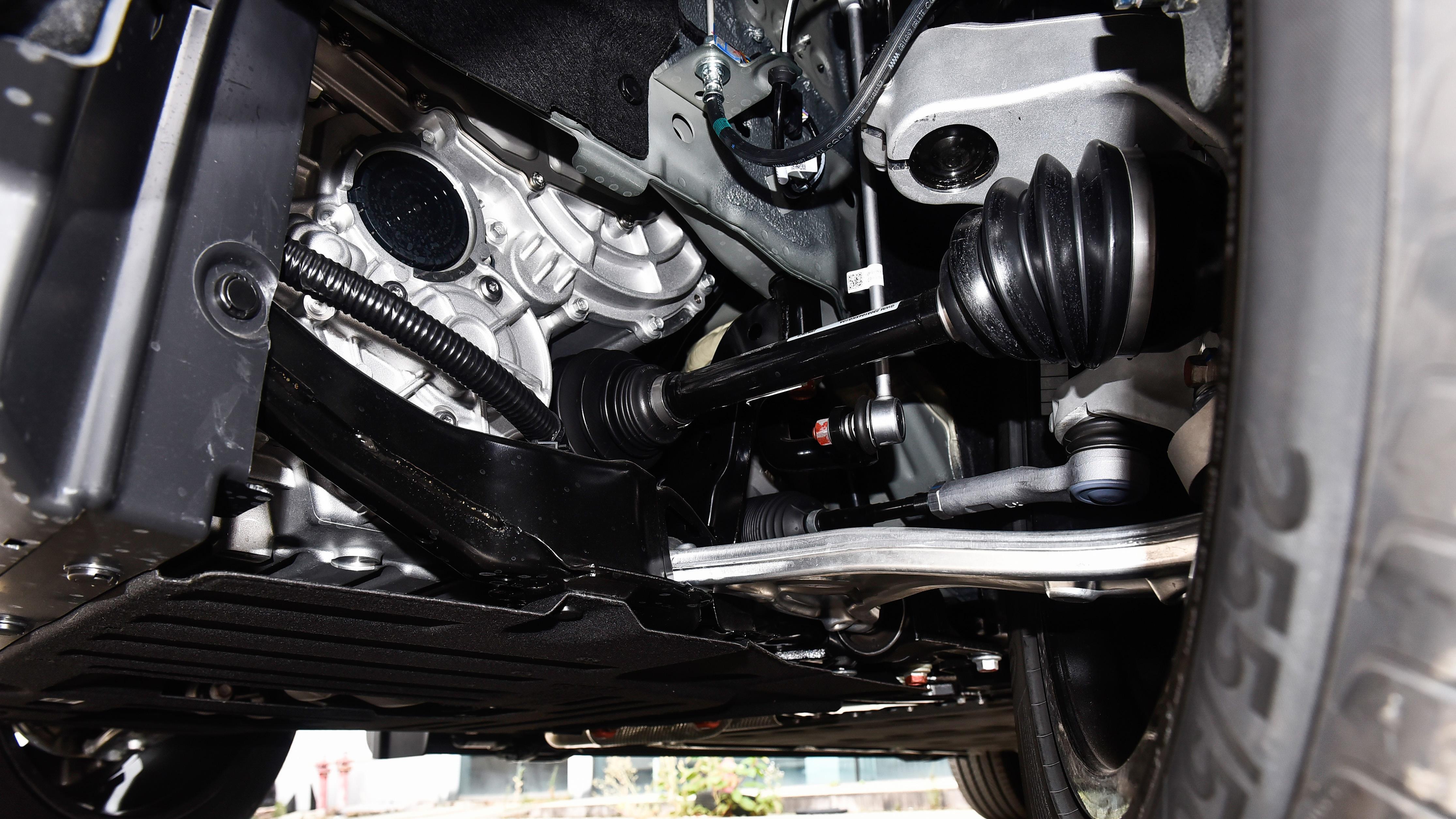 6座空间、四挡Hi4+全场景NOA，29.98万的魏牌蓝山究竟值不值？