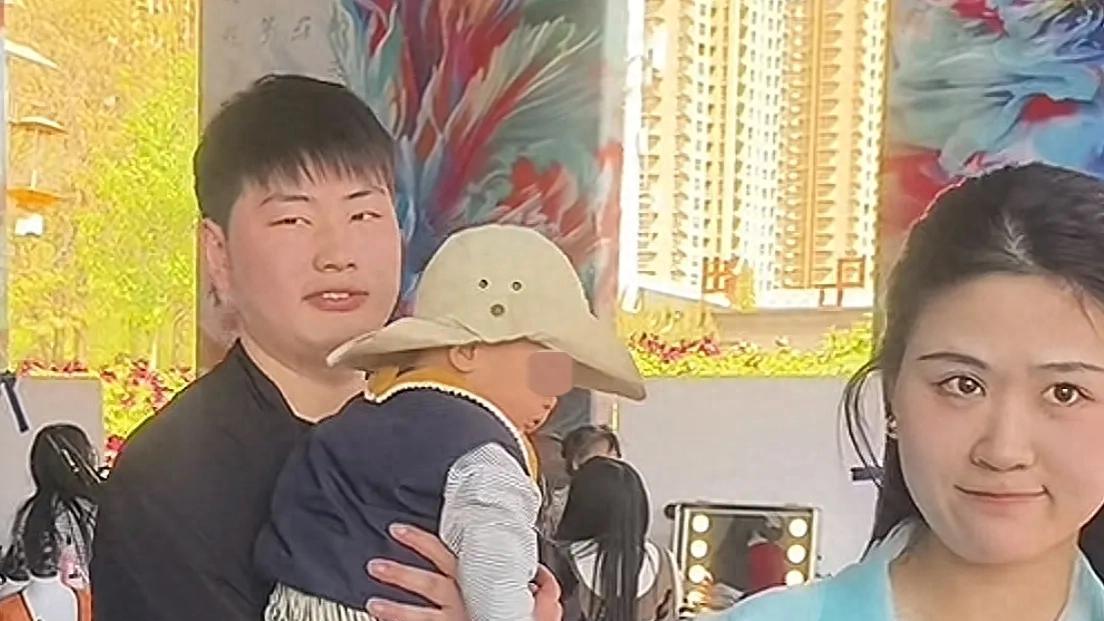 陈萌一家三口同框！
