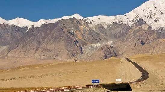 帕米尔：昆仑雪岭间的千年回响