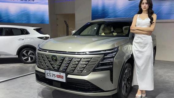 德日系集体破防！第四代CS75 PLUS把合资三强按地上摩擦？
